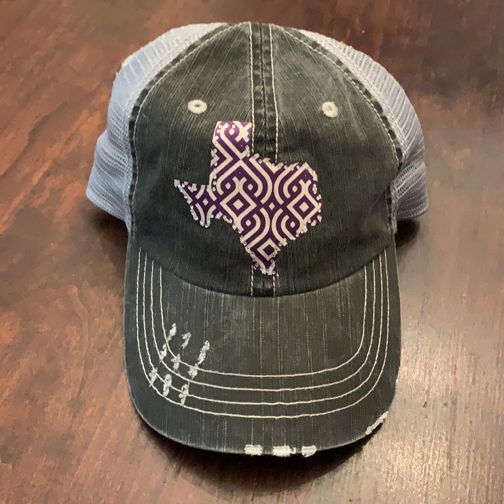 Hat w/Texas State outline